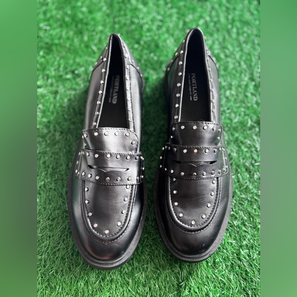 Portland Black Studded Women’s Loafers Size‎ 11